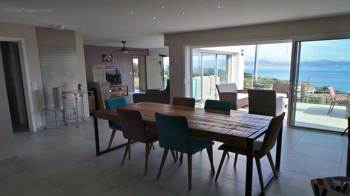 Maison à LES ISSAMBRES