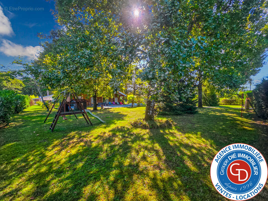Villa avec 5 chambres, garage et piscine - photo 7