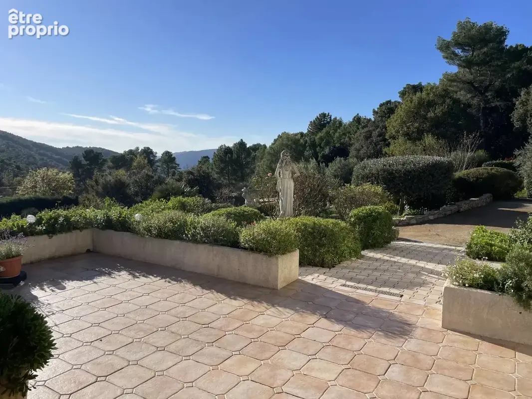 Villa de plain pied avec piscine et vue dégagée - photo 40