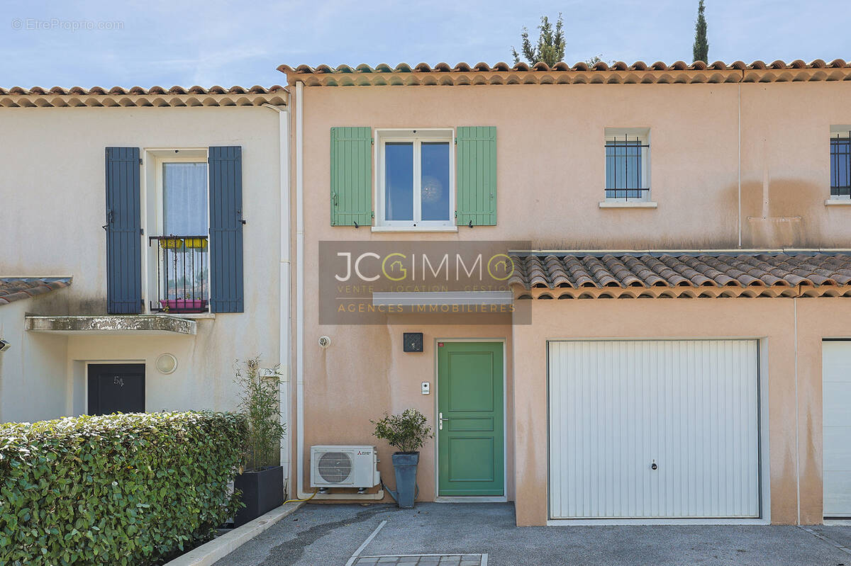 Maison à CUERS
