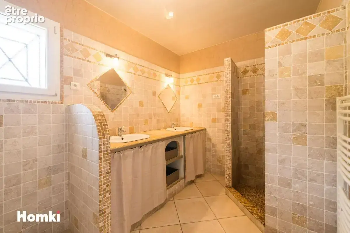 Magnifique Villa T7 de 190 m² avec mazet de 50m² à Bagard 30140 - photo 12