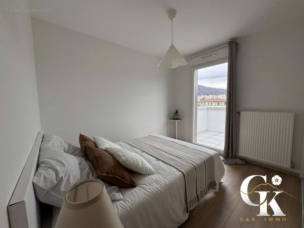 Appartement à SAINT-MARTIN-D'HERES