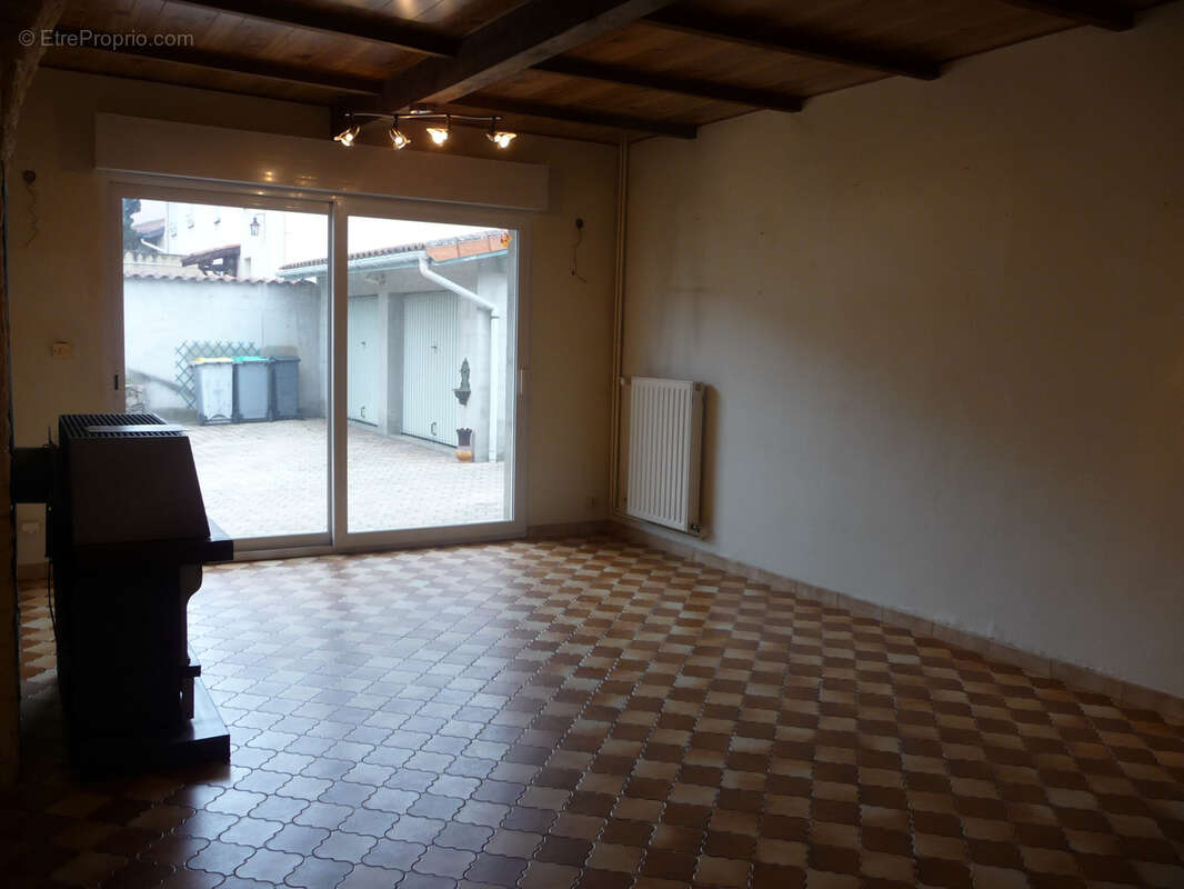 Maison à SAINT-ROMAIN-LE-PUY