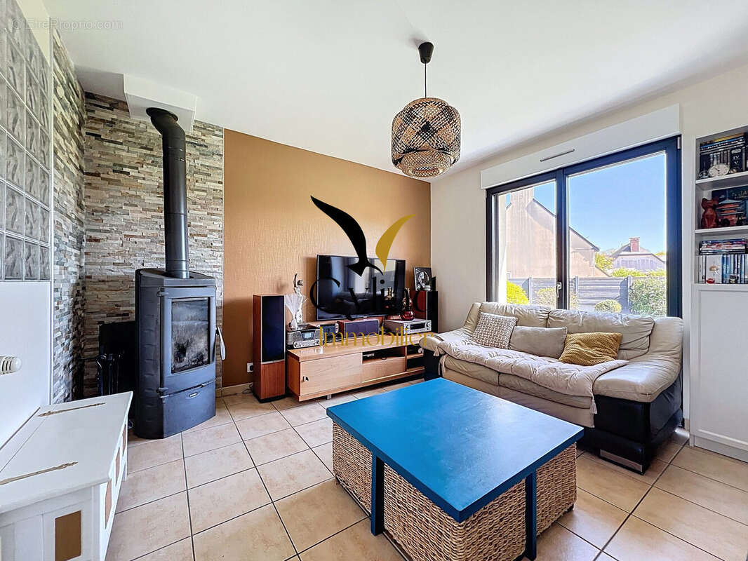 Maison à SAINT-MELOIR-DES-ONDES