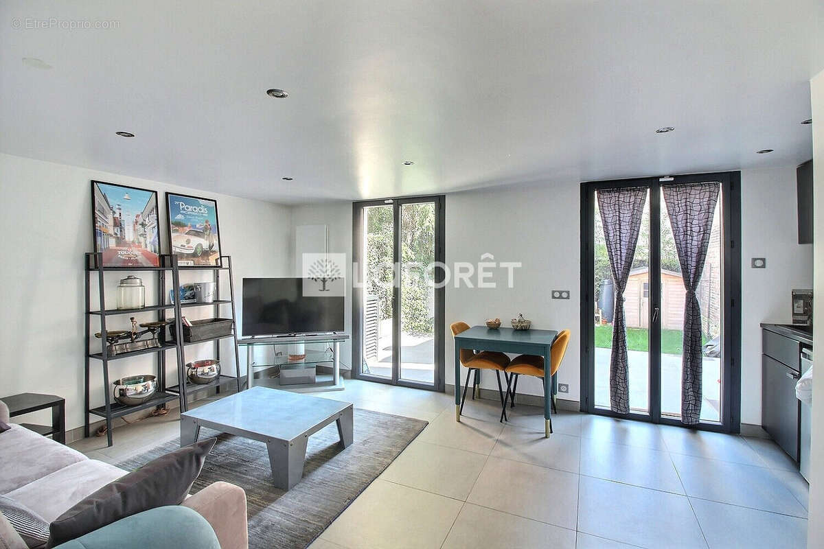 Maison à LA GARENNE-COLOMBES