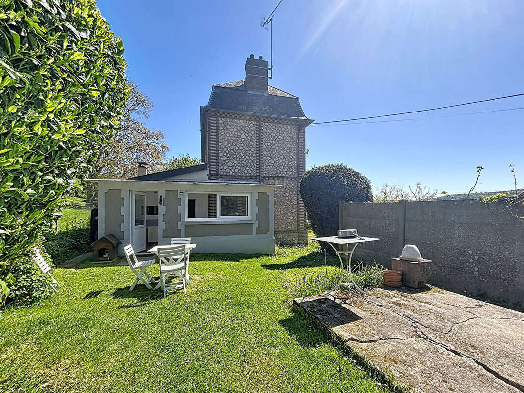 Maison à CORNEVILLE-SUR-RISLE