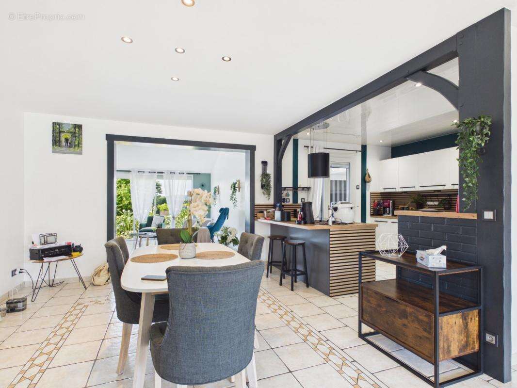 Maison à BRETEUIL