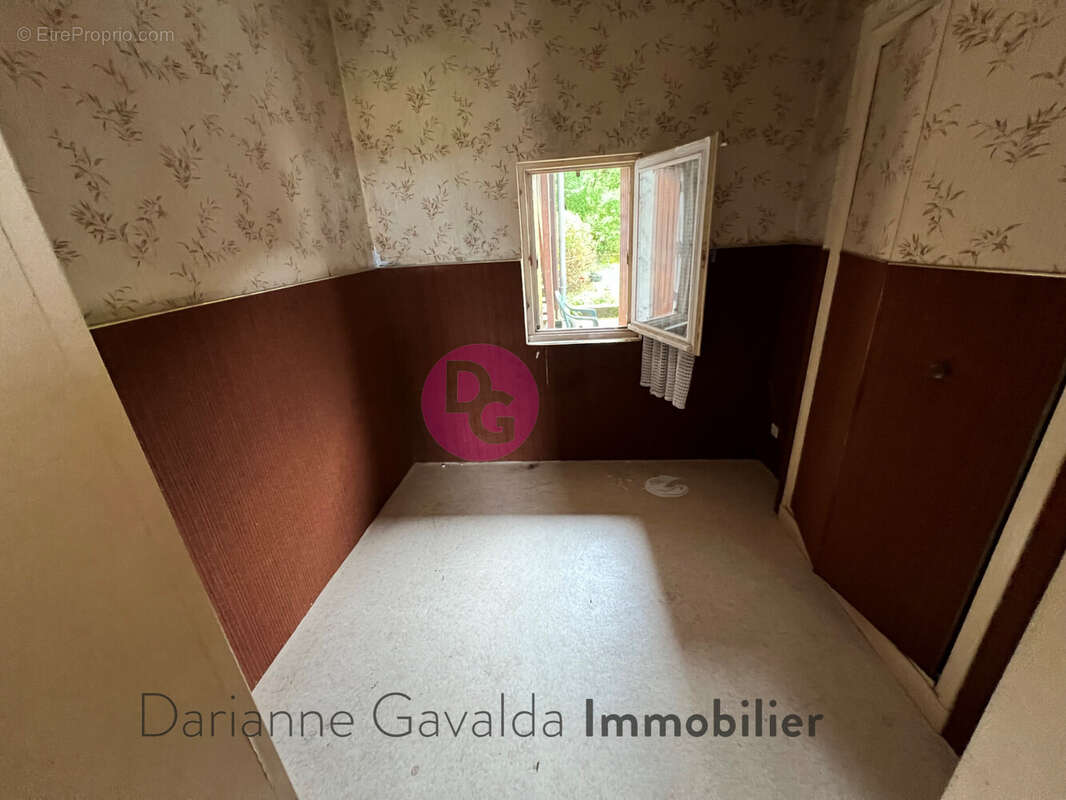 Maison à DECAZEVILLE