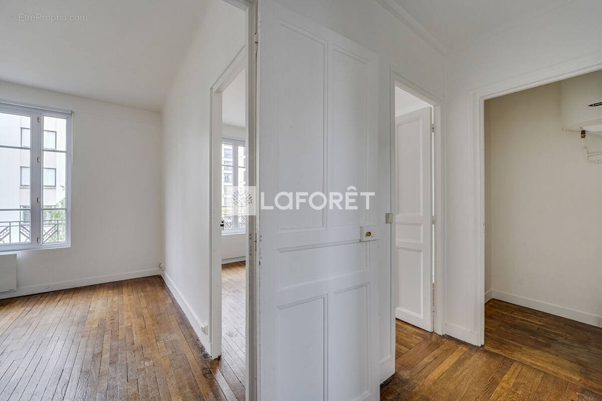 Appartement à PARIS-14E