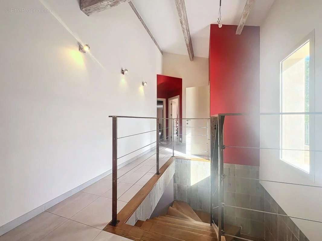 Menton, propriété de 250 m2 avec 2 000 m2 de terrain et piscine - photo 15