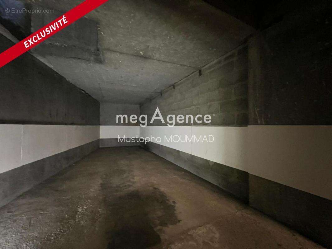 Parking à MANTES-LA-VILLE