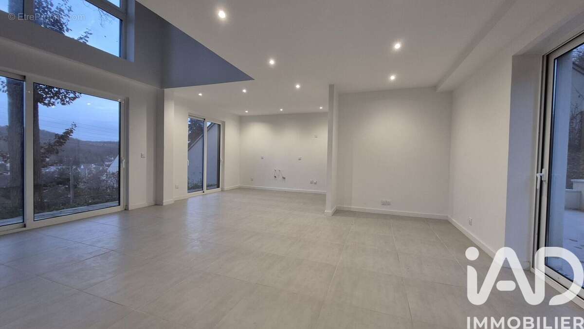 Photo 2 - Maison à BURES-SUR-YVETTE