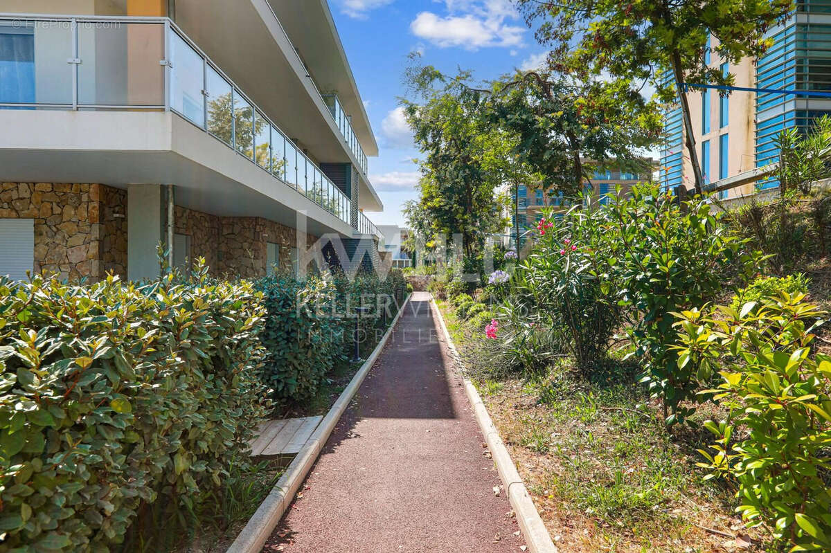 Appartement 112 m² à Biot  - photo 2