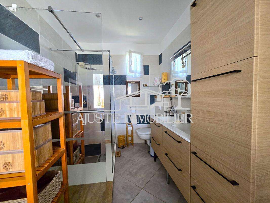 Maison à SAINT-VICTORET