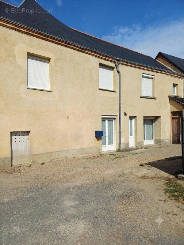 Maison à LA CHAPELLE-D'ALIGNE