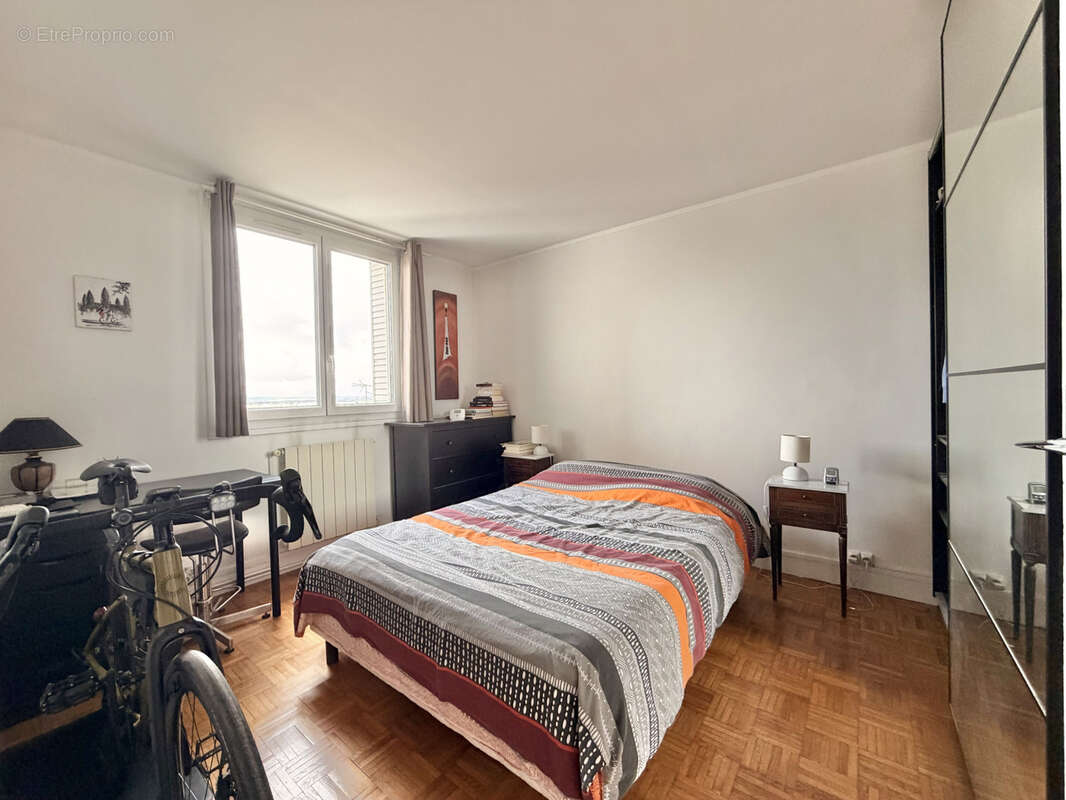 Appartement à LES LILAS