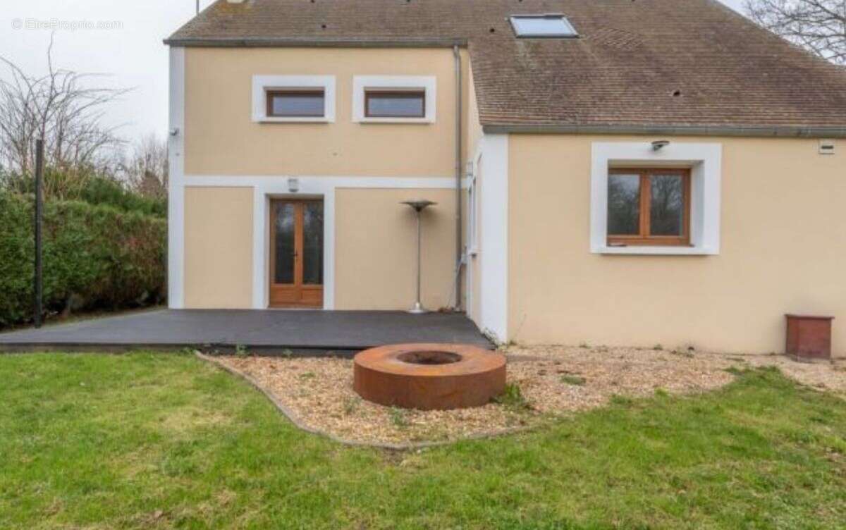 Maison à CONDE-SUR-VESGRE