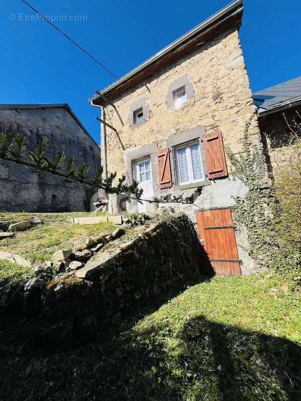 Maison à SAINT-GEORGES-DE-MONS