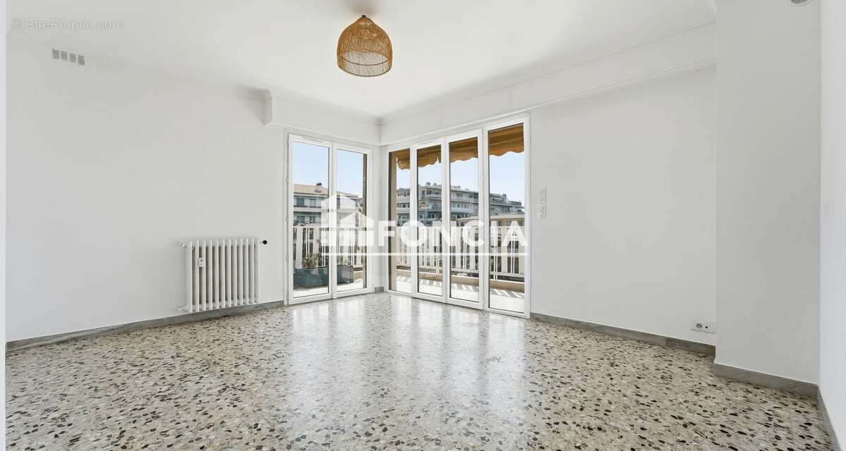 Appartement à LE CANNET