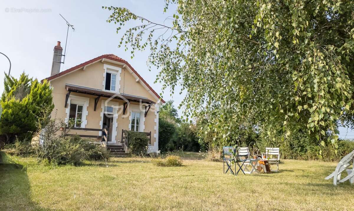 Charmante maison de caractère avec son agréable terrain, sa grande cave (et chaufferie) dans un quartier prisé et recherché de l - photo 21