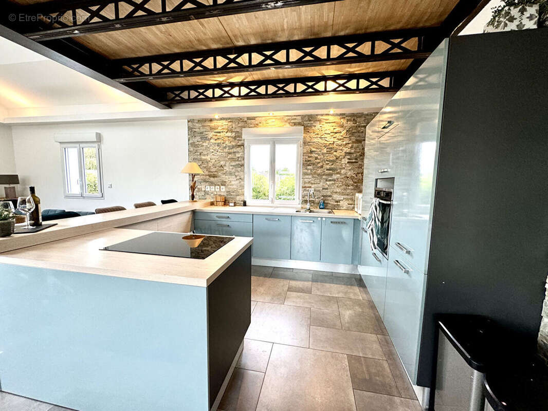 Maison à LA CAPELLE-LES-BOULOGNE