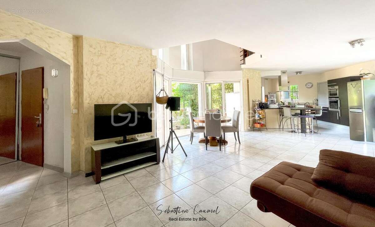Villa d'architecte · DPE B · Piscine · Terrain 1 607 m² · Saint-Jean-de-Védas (34430) · Montpellier Ouest - photo 8