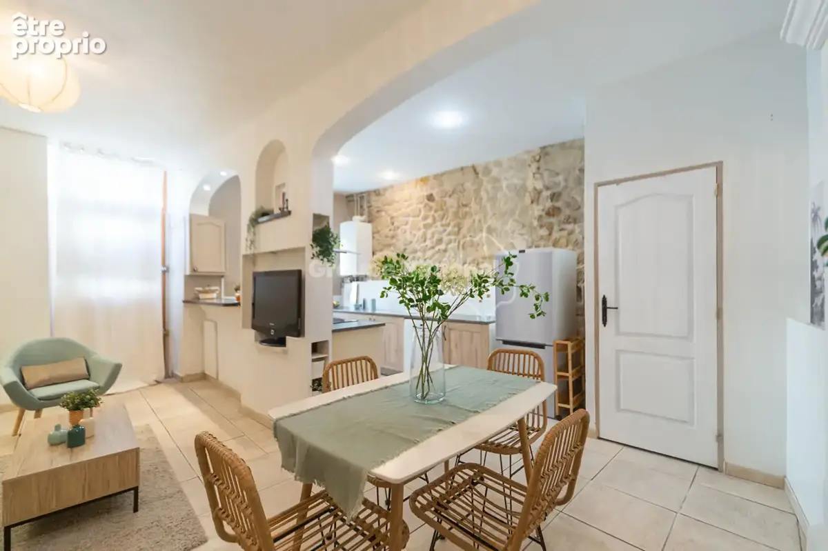 Maison 4 pièces à vendre au centre de Grans - Réf 3932 - photo 3