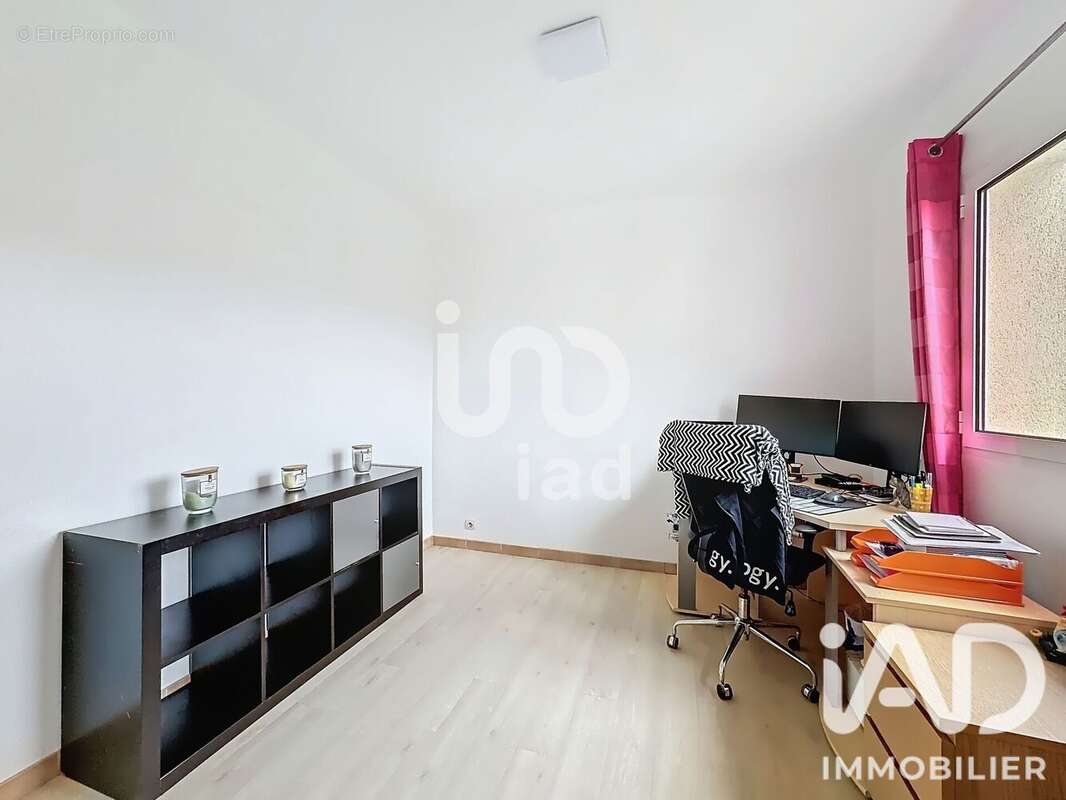 Maison 117 m² à Grisy-Suisnes  - photo 6