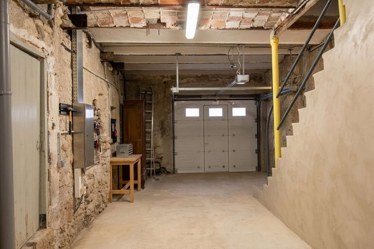 Maison de village entièrement rénovée avec garage et terrasse - photo 10