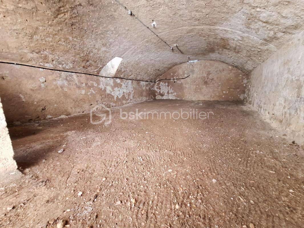 Maison à SAINT-DENIS-DE-L&#039;HOTEL