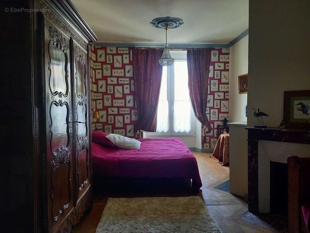 Maison à FONTAINE-LE-PORT