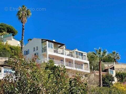 Maison 194 m² à Antibes  - photo 2
