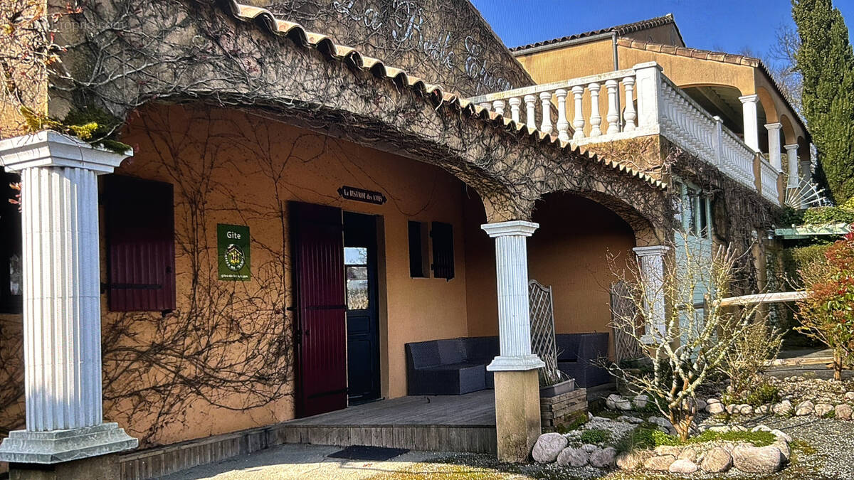 Maison à POUZAUGES
