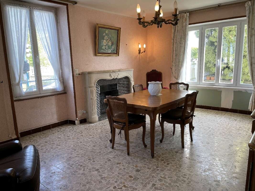 Maison à PORT-EN-BESSIN-HUPPAIN