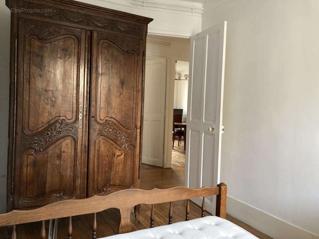 Appartement à CHARENTON-LE-PONT