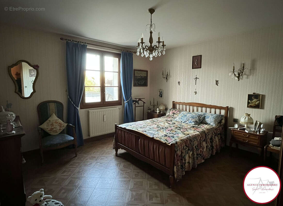 Appartement à SAINT-AMAND-MONTROND