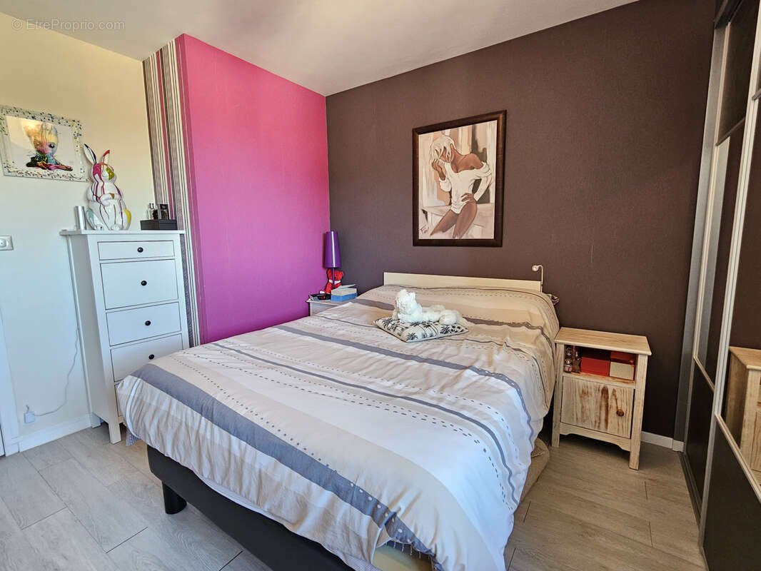 Appartement à VARAVILLE