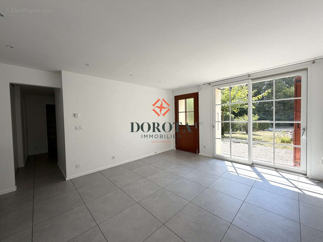 Appartement 45 m² à Saint-Ismier  - photo 2