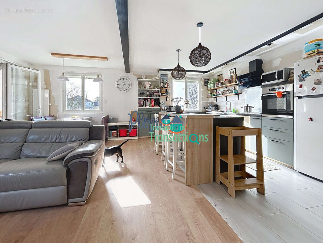 Maison à SAINT-MAURICE-D'ETELAN