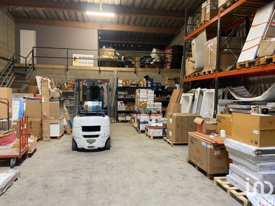 Photo 7 - Commerce à POCE-SUR-CISSE