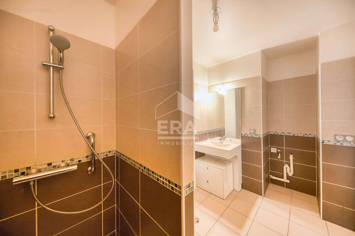 Appartement à EMERAINVILLE