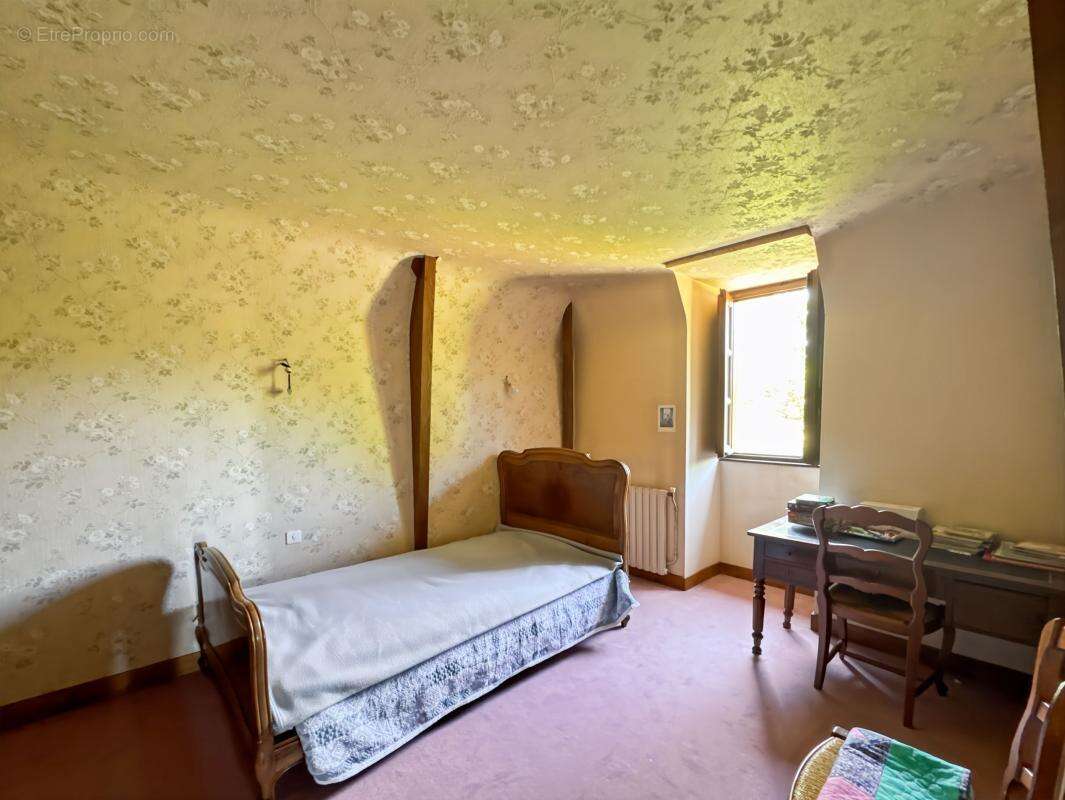 Maison à CHATEAU-L'EVEQUE