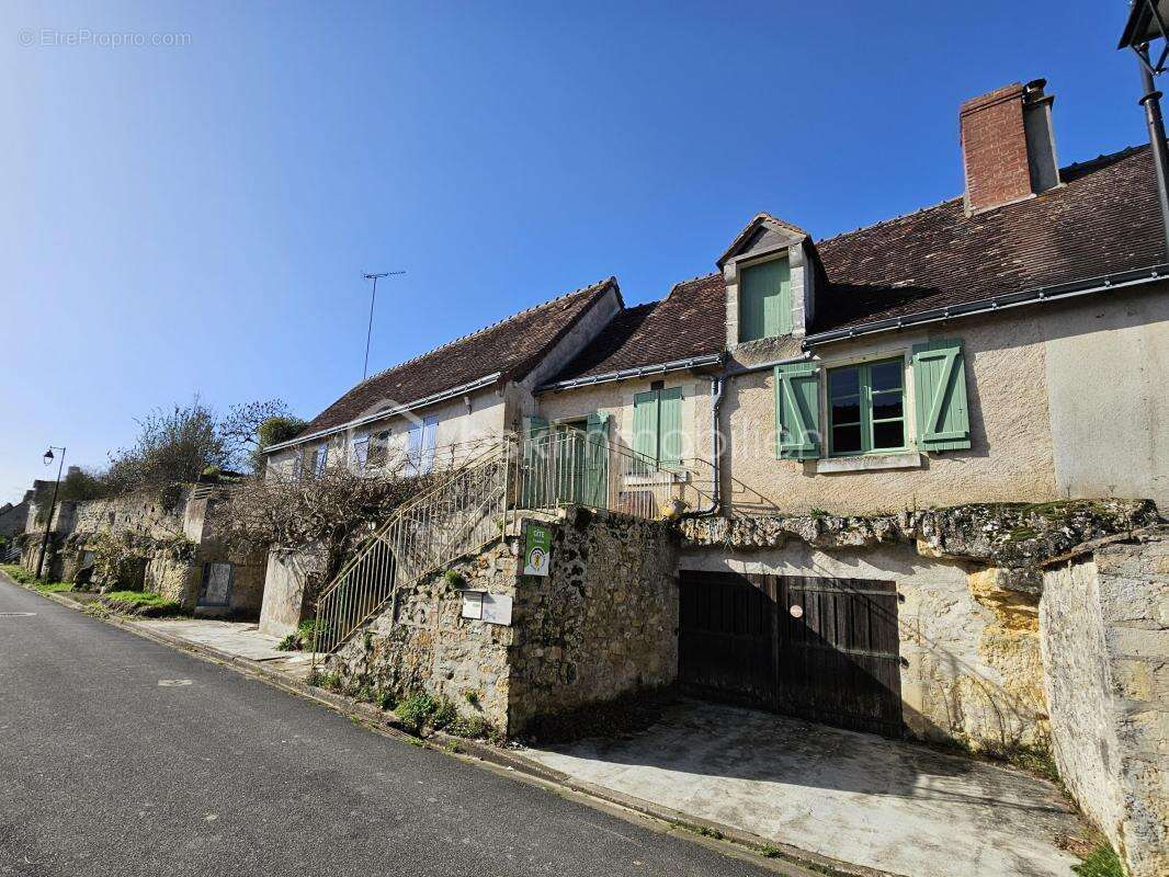Maison à FERRIERE-LARCON