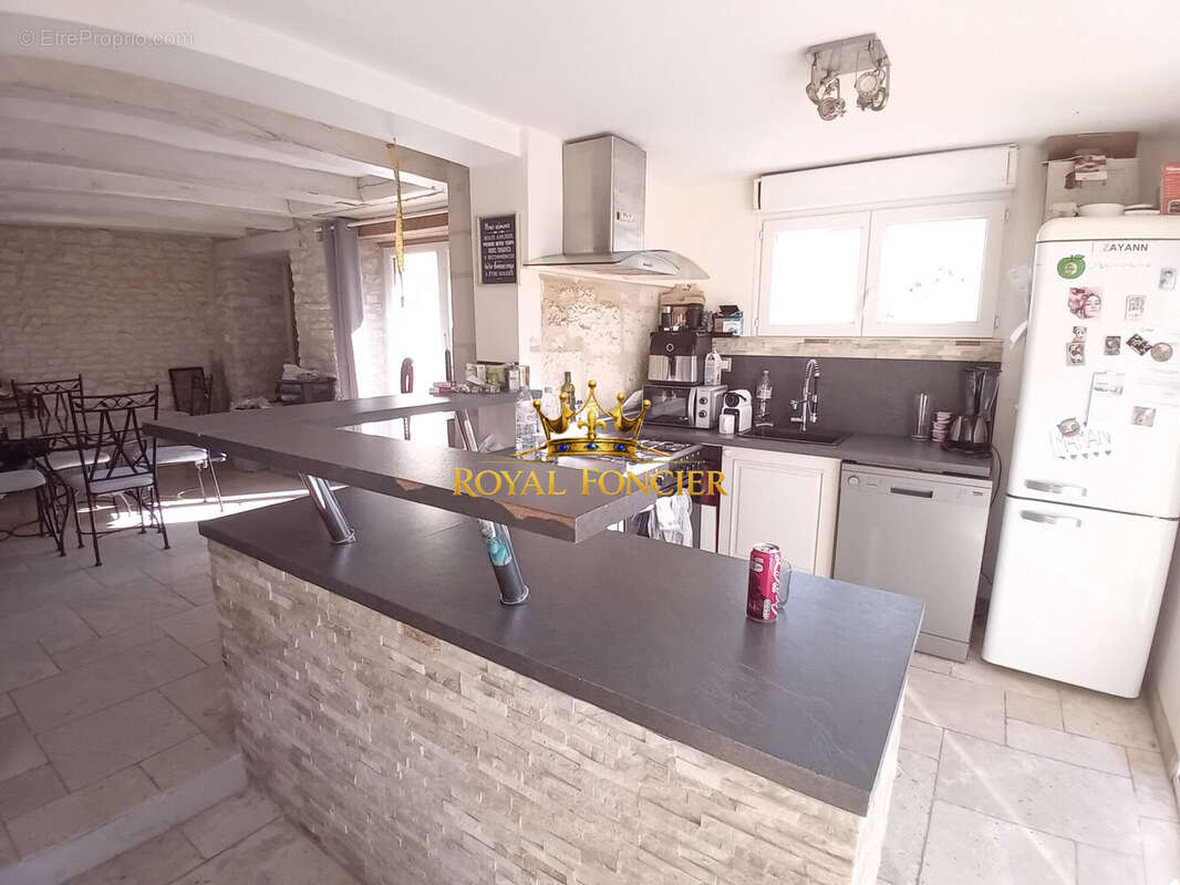 Maison 117 m² à Marcilly-Sur-Vienne  - photo 2
