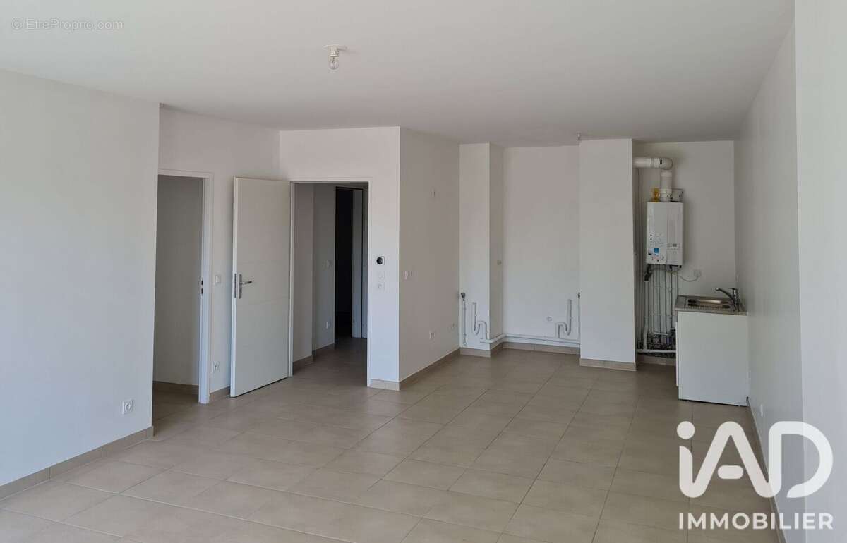 Photo 8 - Appartement à SAINTE-GENEVIEVE-DES-BOIS