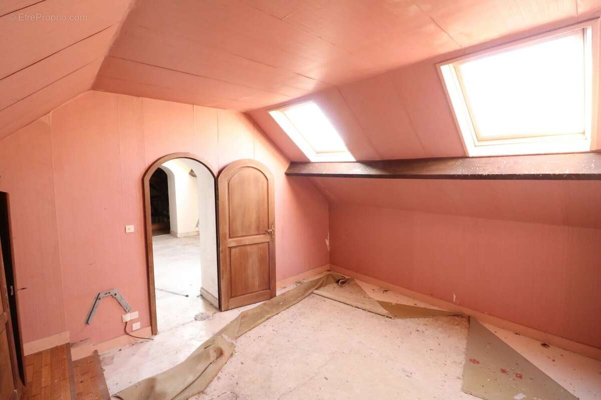 Maison à LA GUERCHE-SUR-L&#039;AUBOIS