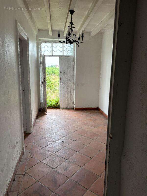 Château confidentiel à Massugas, dominant les côteaux, entre Pellegrue et Sauveterre de Guyenne - photo 13