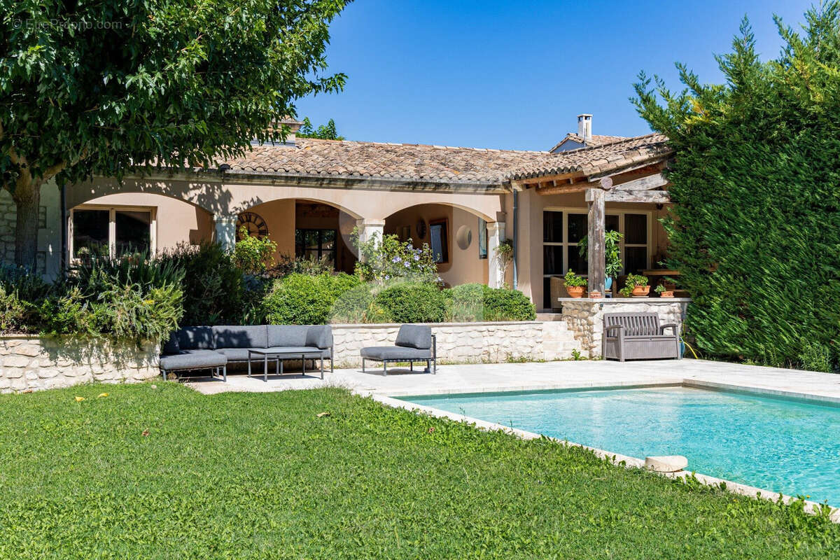 Maison à MAUSSANE-LES-ALPILLES