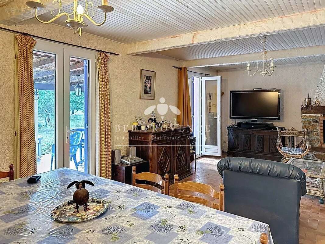 Maison à BESSE-SUR-ISSOLE