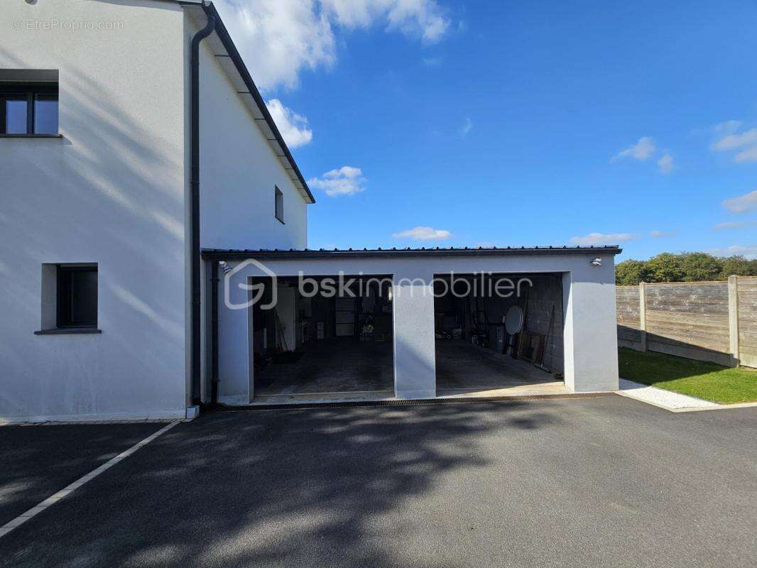 Maison à BAINS-SUR-OUST